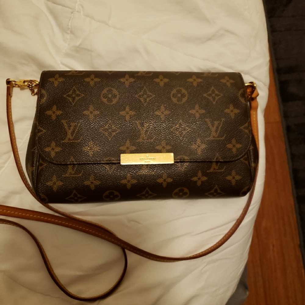 Favorite MM Louis Vuitton Monogram Crossbody Bag